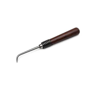 Photo d'une griffe ou d'un r&acirc;teau &agrave; racines pour bonsa&iuml;